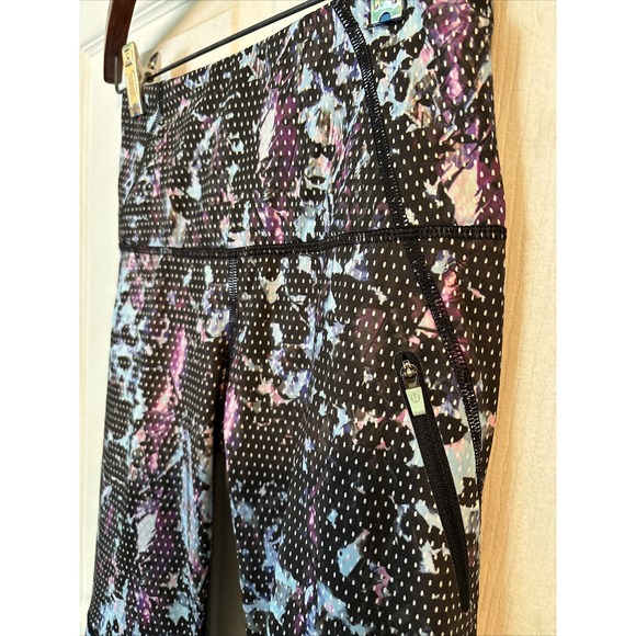 Lululemon Gym Pants Women's Leggings Capris Multicolored Sz 2 TinyRaindrop Print - Picture 1 of 14